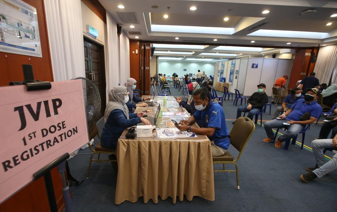 ‘Seminggu lagi, masih sempat terima dos penggalak, kata Khairy