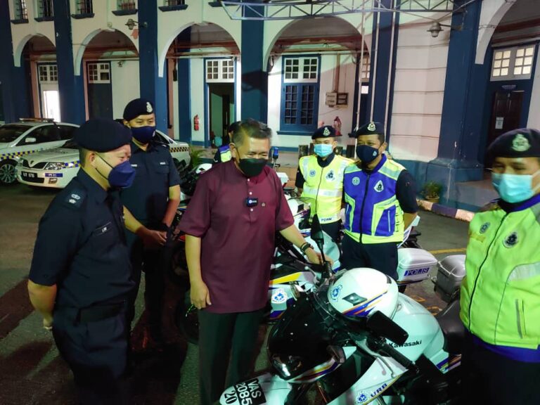 Salahuddin cadang Bersatu, Pas bincang di peringkat negeri soal ‘khemah besar’
