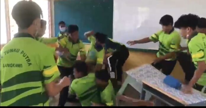 gaduh langkawi-1