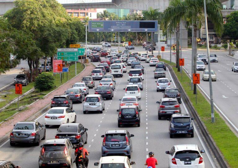 4.5 juta kenderaan dijangka berada di jalan raya hingga Ahad – Bukit Aman