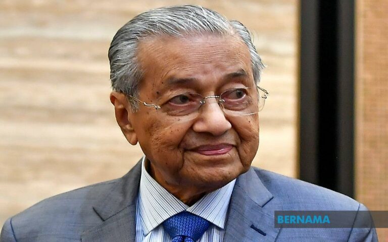 Tak salah jatuhkan Anwar seperti Muhyiddin, kata Mahathir