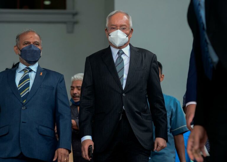 [VIDEO] Mahkamah Persekutuan tolak permohonan Najib kaitkan Mohd Nazlan