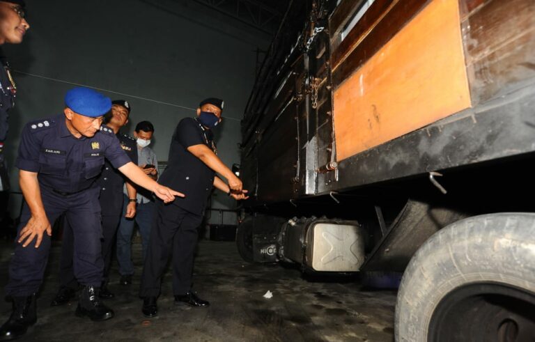 ‘Datuk’ disyaki dalang seludup diesel lebih setengah juta