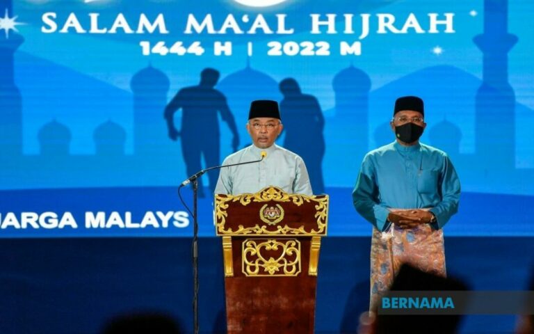 Jangan hina,persenda agama atas nama kebebasan bersuara – Agong
