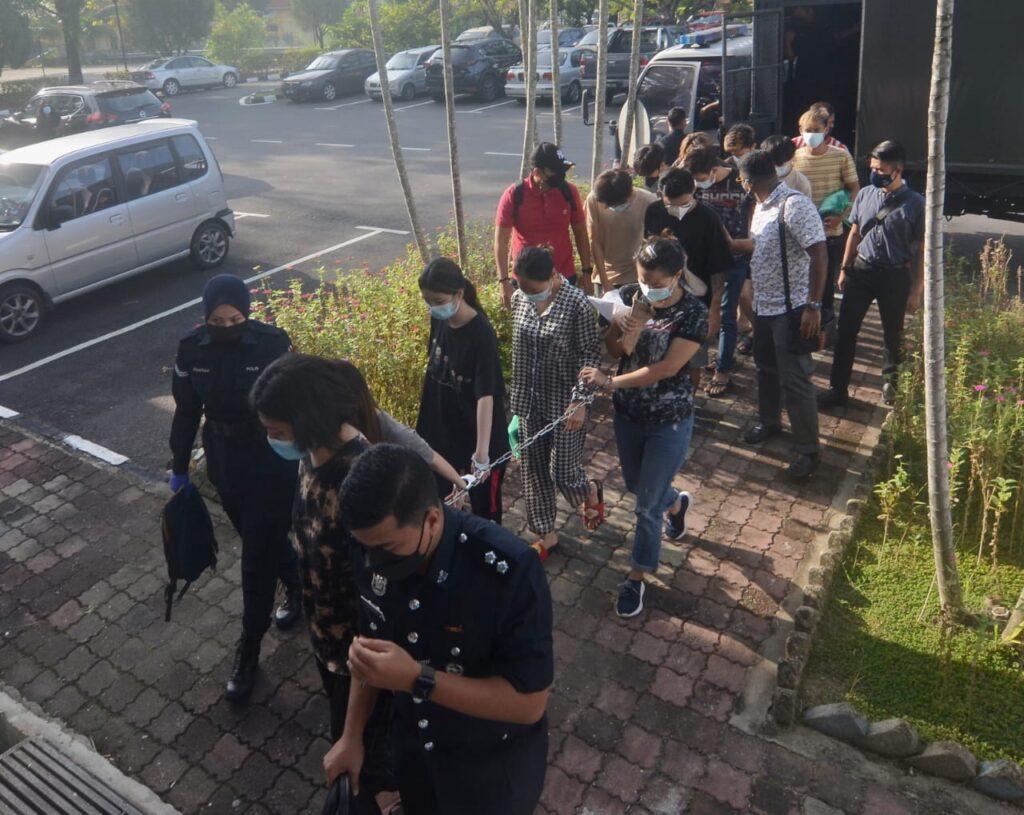 12 individu didenda RM3,000 tawar pinjaman tidak wujud
