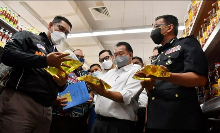 Pengilang seludup minyak masak boleh digantung operasi, tarik balik lesen