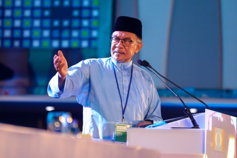 PKR akan bincang dengan DAP, Amanah mengenai MoU kestabilan politik – Anwar