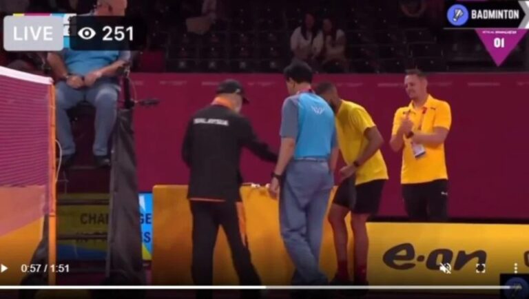 Hendrawan beri kasut kepada pemain Jamaica