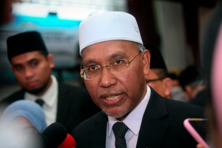 Pas rugi bersama Bersatu? Khairuddin yang rugi tinggalkan Pas