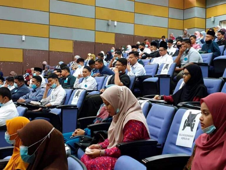 Pengecualian bayaran PTPTN bagi graduan kelas pertama – PM