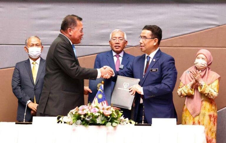 MARA pasang panel sistem solar photovoltaik di institusi pendidikannya dengan kerjasama TNB