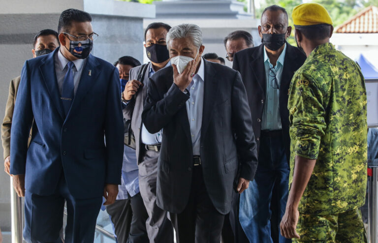 Ahmad Zahid selesai beri keterangan selepas 17 hari bela diri kes rasuah