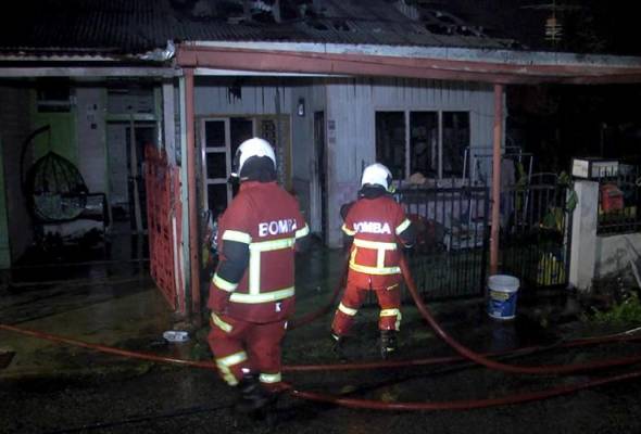 Empat rumah hangus, lelaki redah api selamatkan keluarga