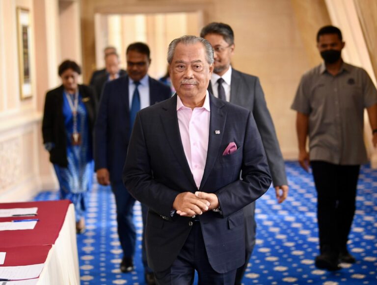 Pemimpin UMNO patut nasihat PM bukan ‘serang’ Muhyiddin