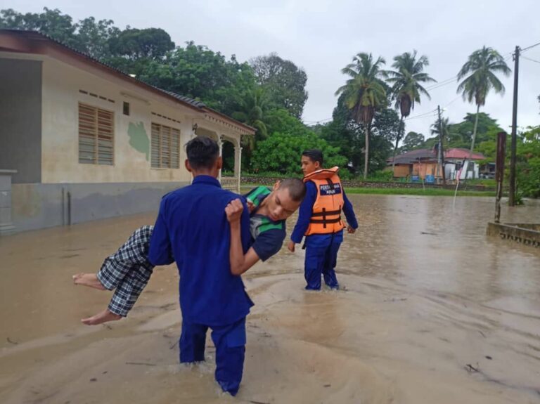 Lebih 40 rumah terjejas banjir kilat di Melaka