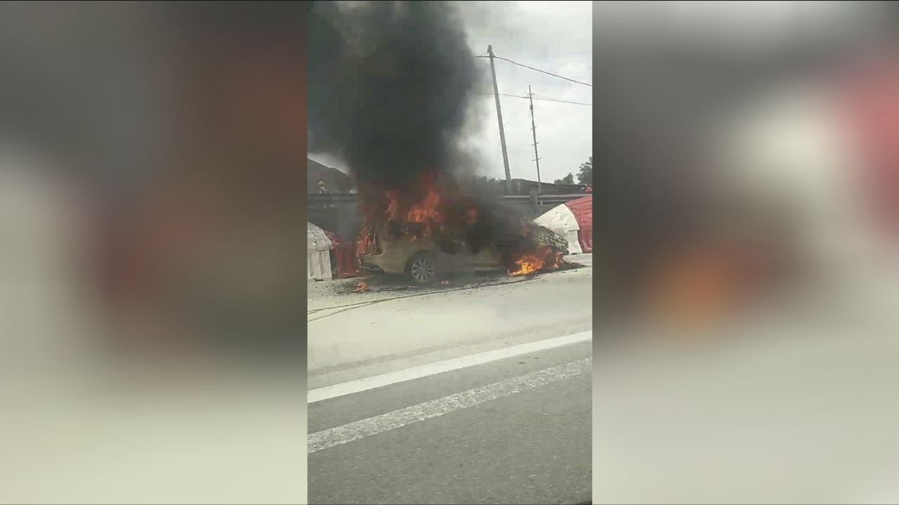 Proton Exora terbakar