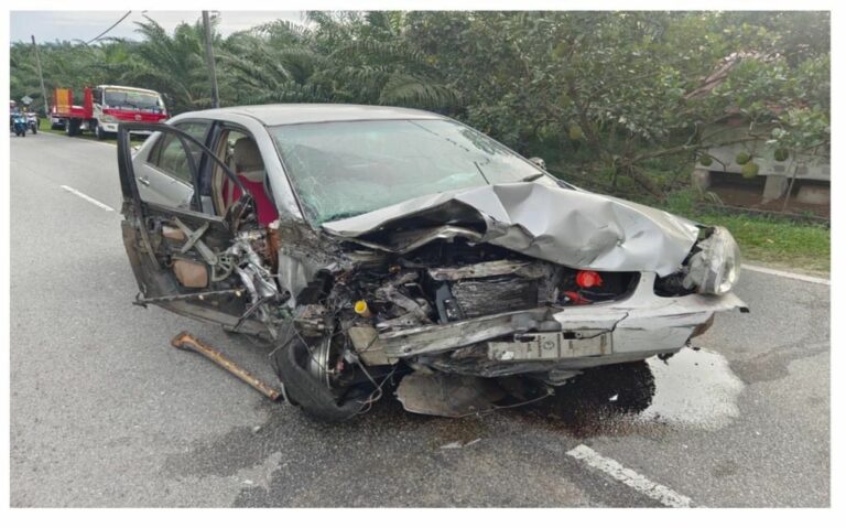 Warga emas maut nahas empat kenderaan