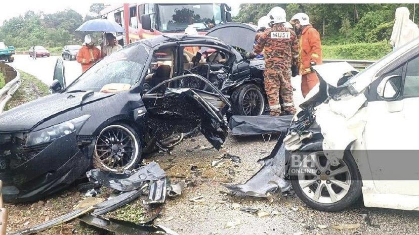 Buruh maut, rakan parah kemalangan 3 kereta 