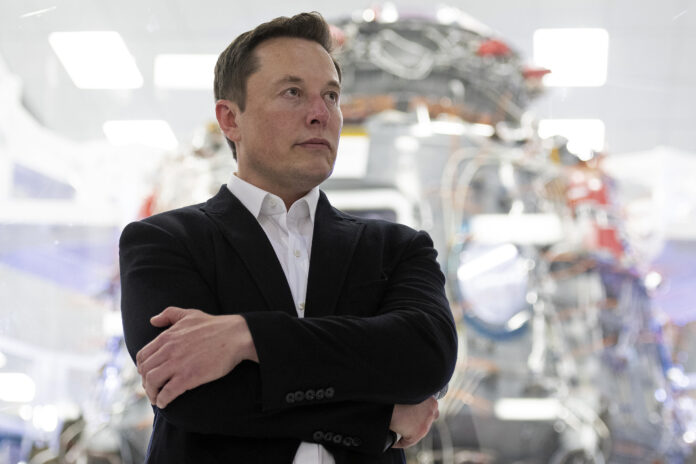 Elon Musk strikes deal to buy twitter (File Photos)