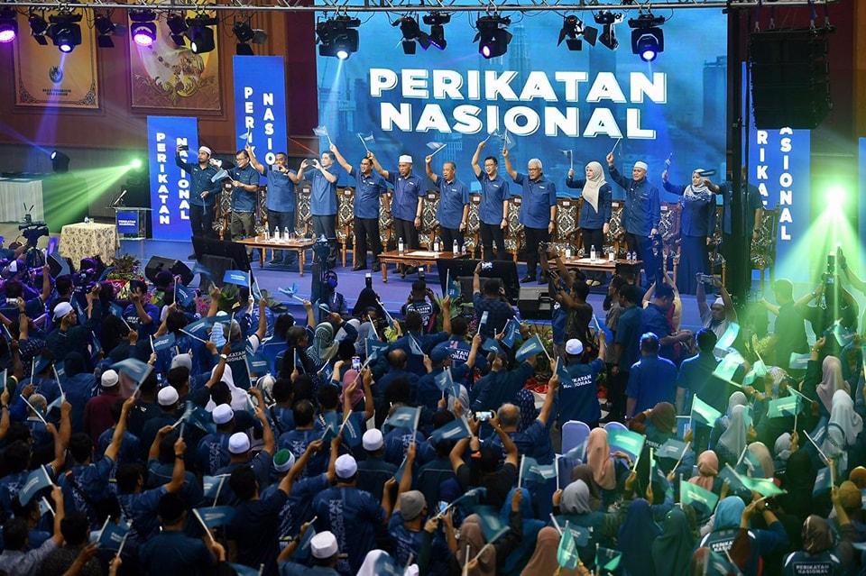 Naratif ‘pengkhianat’, ‘kerajaan pintu belakang’ PH tak laku