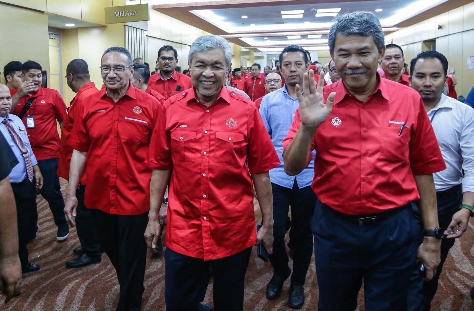UMNO yang nak bubar Parlimen, PN pula disalahkan… politik apa ni?