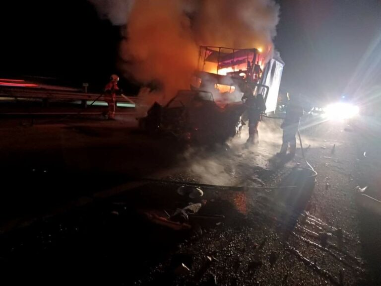 [VIDEO] Jeritan menyayatkan hati suami saksi isteri terbakar dalam kemalangan di Sedenak