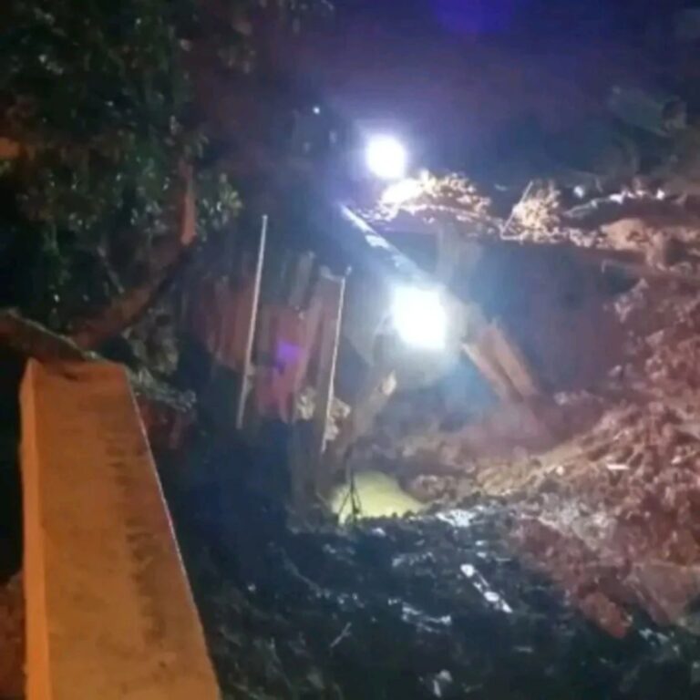 100,000 akaun pengguna terjejas akibat paip rosak