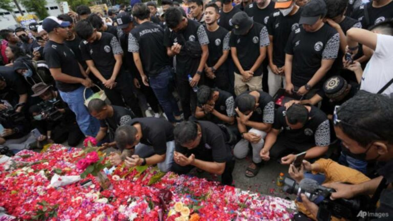 Waris mangsa rusuhan Stadium Kunjuruhan terima pampasan RM15,189