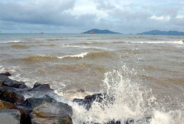 Amaran angin kencang, laut bergelora di Laut China Selatan mulai esok