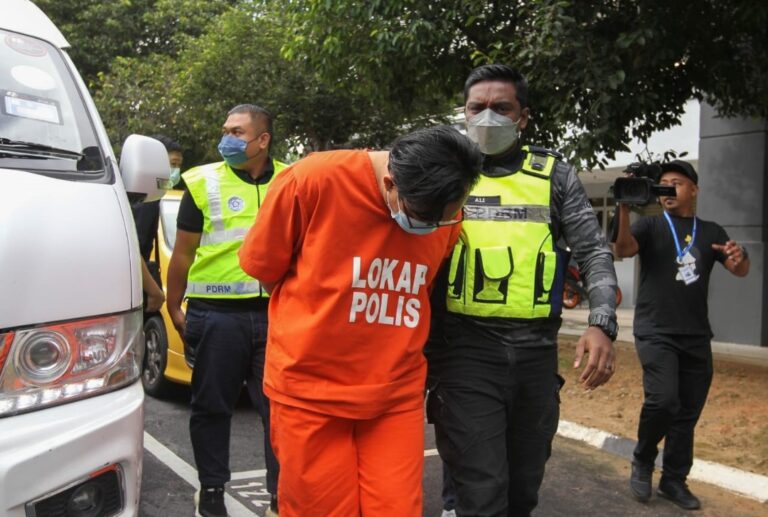 Suami didakwa lacurkan isteri untuk peroleh pendapatan