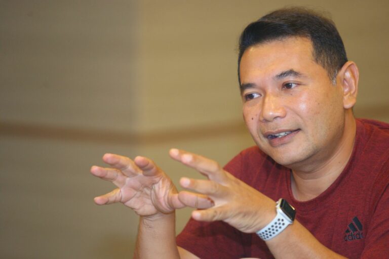 Bincang dulu jika pemimpin dipecat UMNO mahu sertai PKR-Rafizi