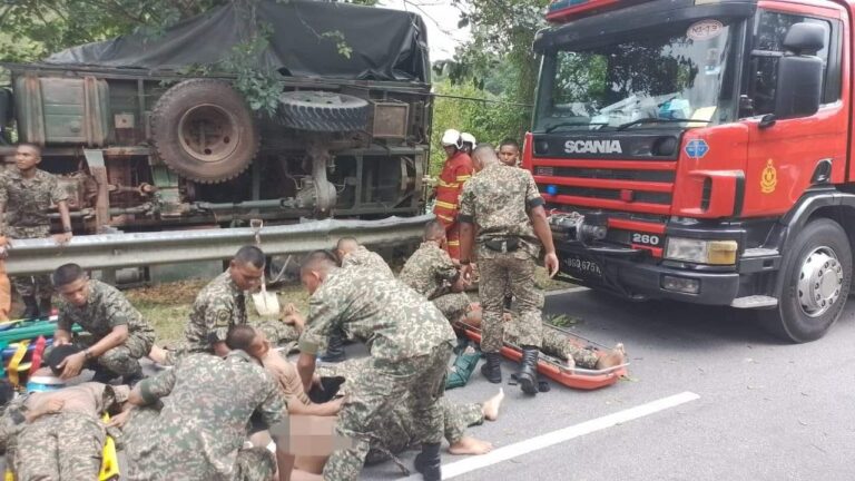 Trak terbalik,anggota tentera parah dalam perjalanan ke pusat undi