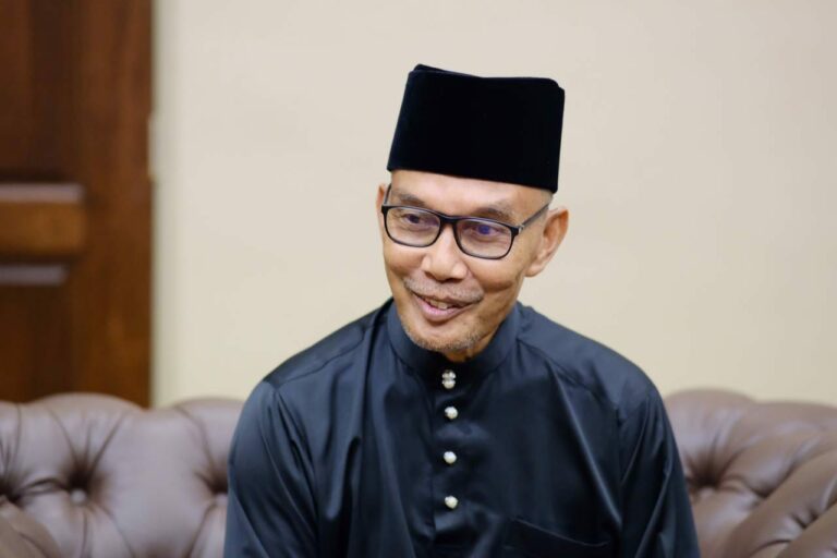 Mohd Shukri mula tugas sebagai Menteri Besar Perlis