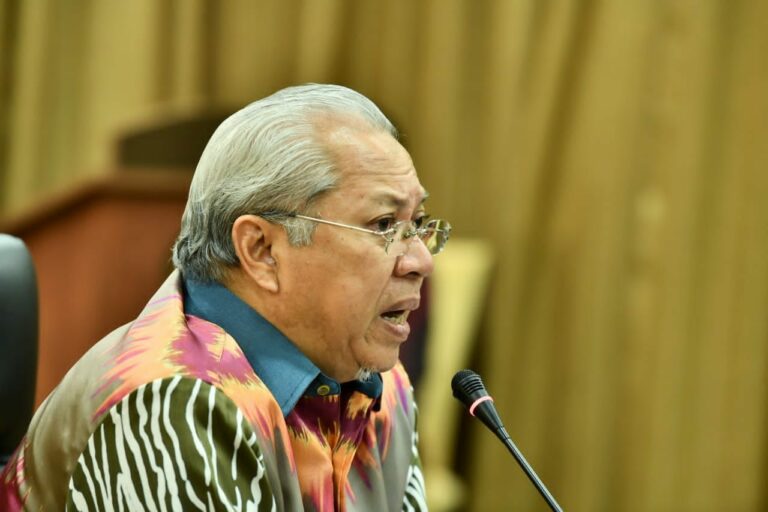 BN minta tangguh: Tindakan ingkar titah Agong, ada tidak kena dalam BN – Annuar Musa