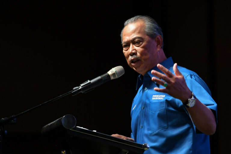 Dasar manifesto apa kerajaan sekarang nak laksanakan, PH atau BN? – Muhyiddin