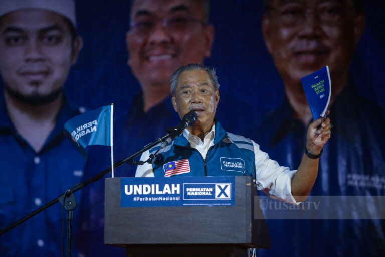 ‘Saya Bapa PKP? Anwar patut berterima kasih kerana kita selamat’ – Muhyiddin