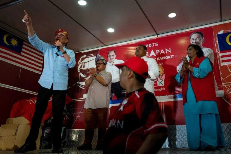 PRU-15: Anwar elak kritik Zahid ketika berkempen di Bagan Datuk