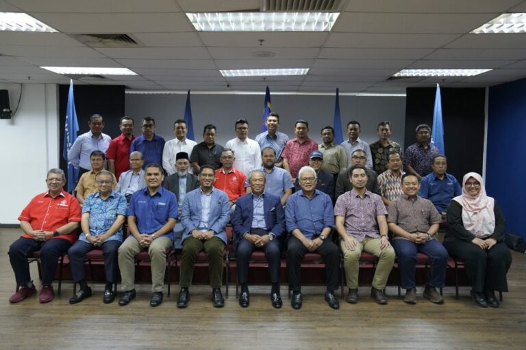 Muhyiddin bertemu 31 Ahli Parlimen BERSATU
