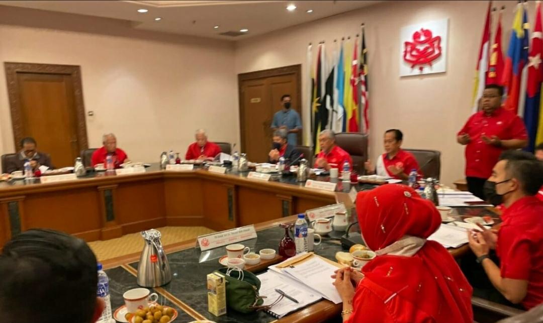 UMNO pecat tiga pemimpin bahagian