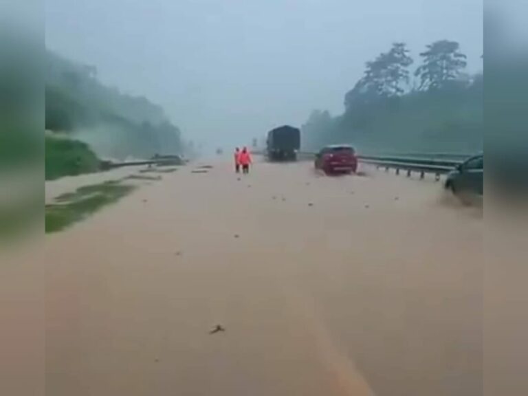Banjir: 6 hospital di Kelantan, Terengganu terjejas