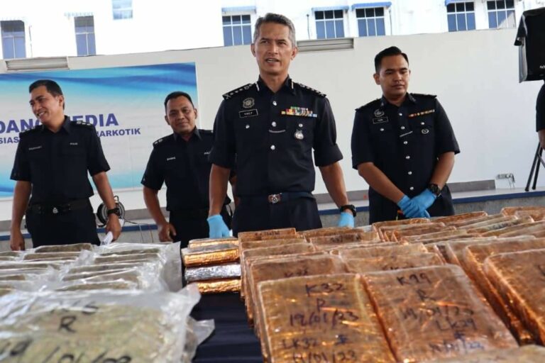 Polis tahan tujuh lelaki, rampas ganja bernilai RM2.1 juta