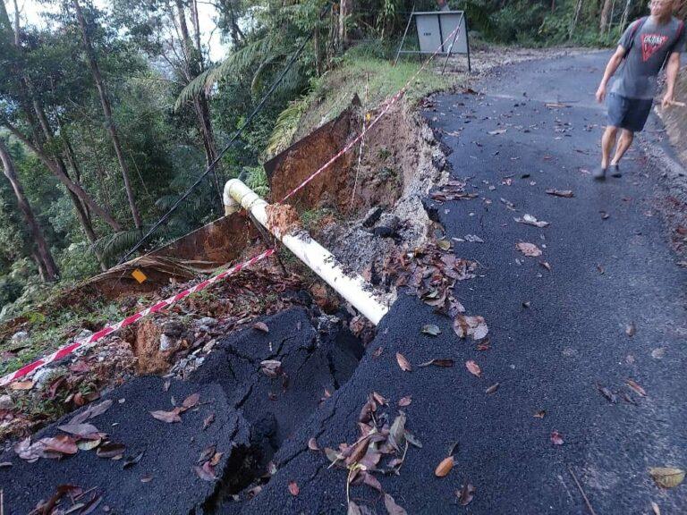 Bukit Larut ditutup akibat tanah runtuh, pokok tumbang halang laluan utama