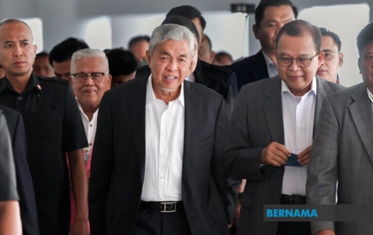 Zahid mohon pasport dikembalikan secara kekal