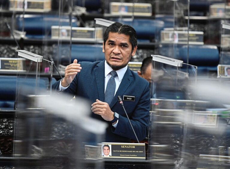 Radzi cadang akta halang PM jadi menteri kewangan