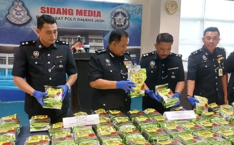 Tiga beradik diberkas syorok syabu RM5.4 juta dalam lori perabot