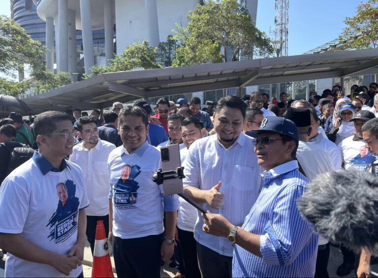 Blok pembangkang kosong, Ahli Parlimen ke Putrajaya sokong Muhyiddin
