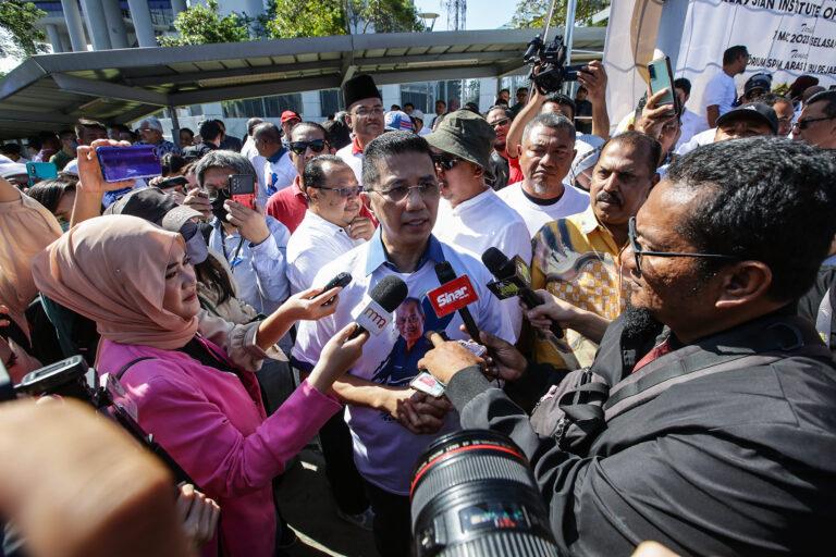 Kehadiran penyokong tanda sokongan kuat – Azmin Ali