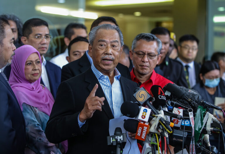 Muhyiddin tuntut permohonan maaf PM, TPM kerana fitnah PN