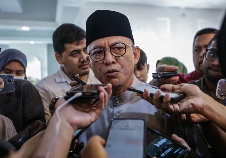 ‘Dulu nampak cerdik’, Razali bidas kerajaan