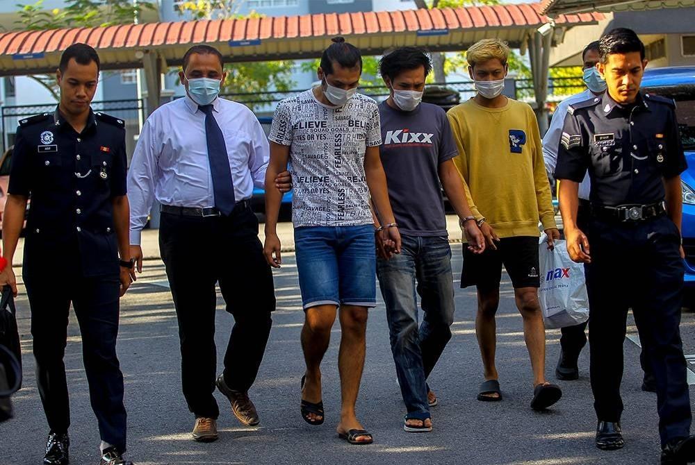 Tiga dipenjara simbah cat merah, beri notis ugutan